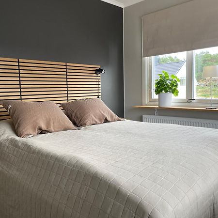 Annies Hus - Very Nice 2 Bedroom Apt Top Floor Stromstad Luaran gambar